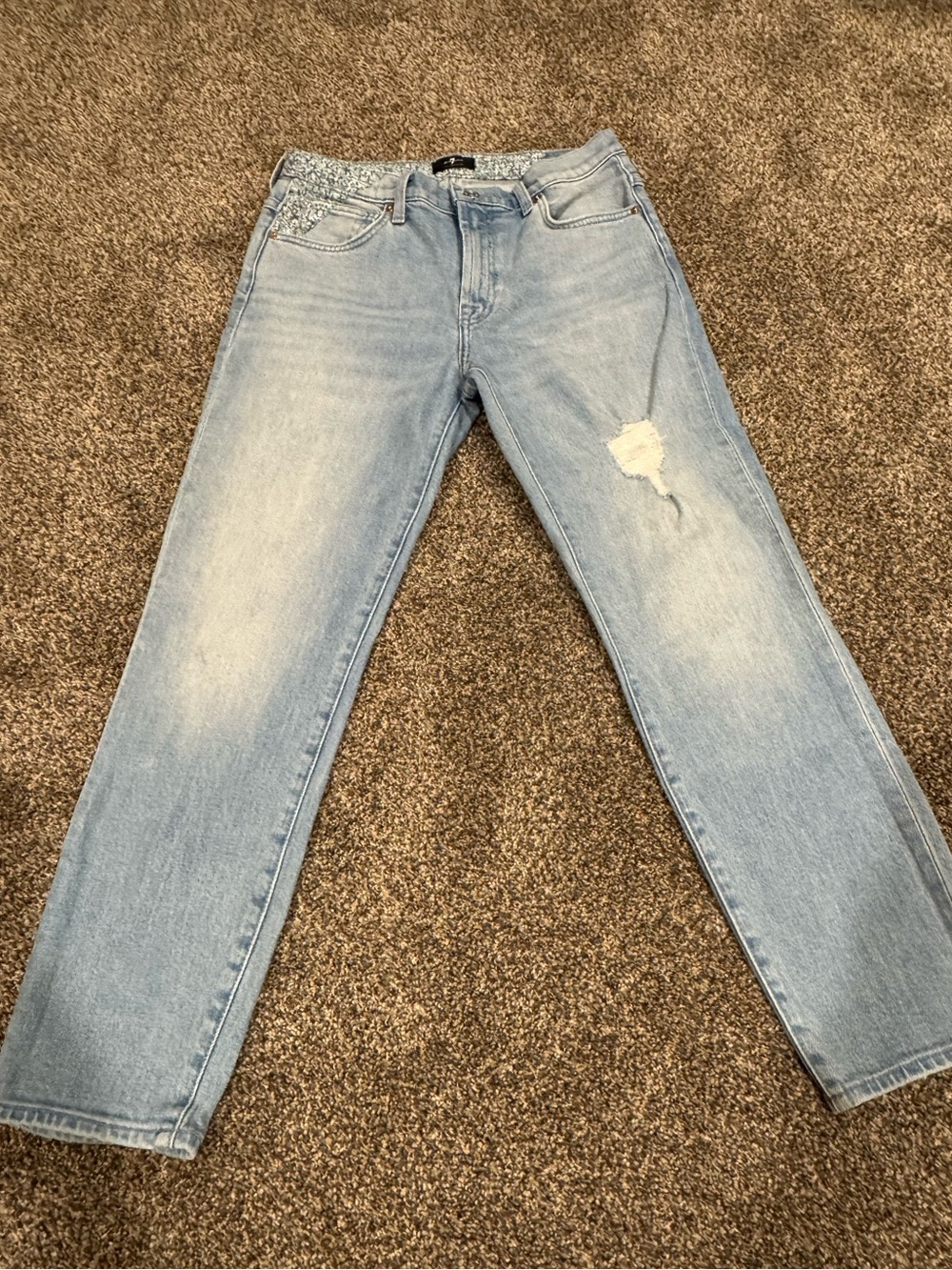 7 For All Mankind Light Wash Women's Peggi Ankle Jeans Floral Patch Accent (29) - Picture 5 of 12
